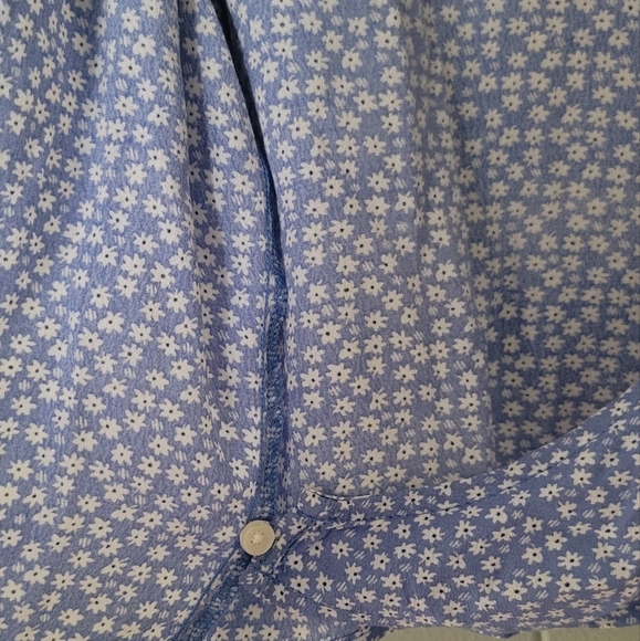 GAP Blue Floral Wrap Blouse - Picture 4 of 6